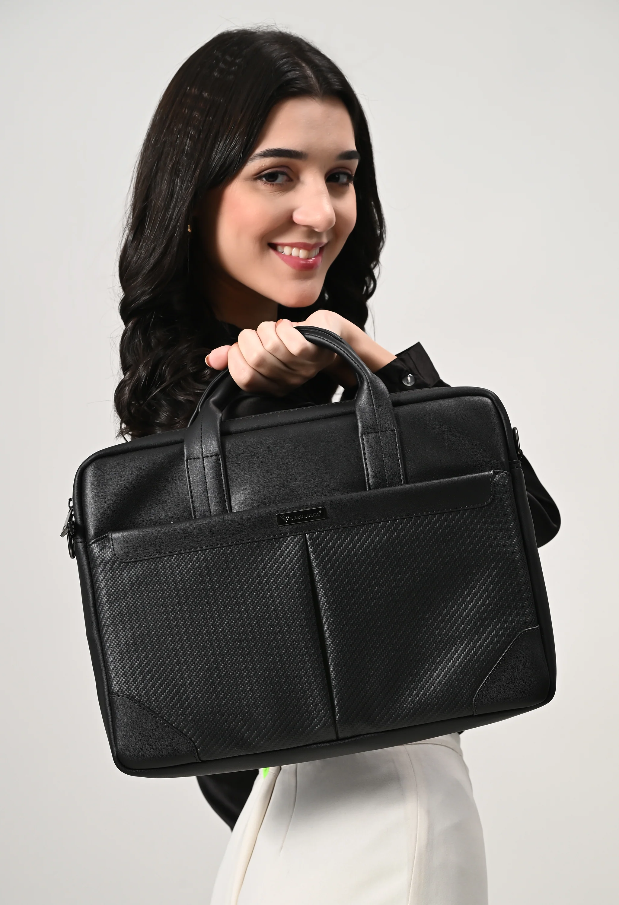 Vaku Luxos® MCQUINN Carbon 14 inch Laptop Bag Premium PU Leather Laptop Sleeve Messenger Bag - Image 9